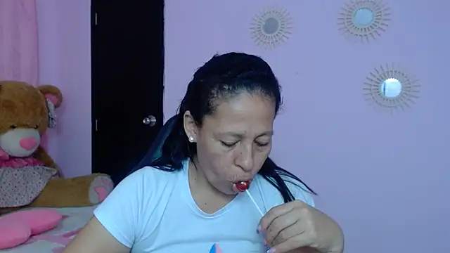 mature martina online show from February 2025 02:05:02 AM