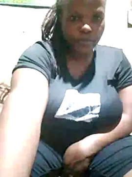 Snapshot of pretty-donna chatting on April 2026 04:00:01 PM pretty-donna online show from April 2026 04:00:01 PM