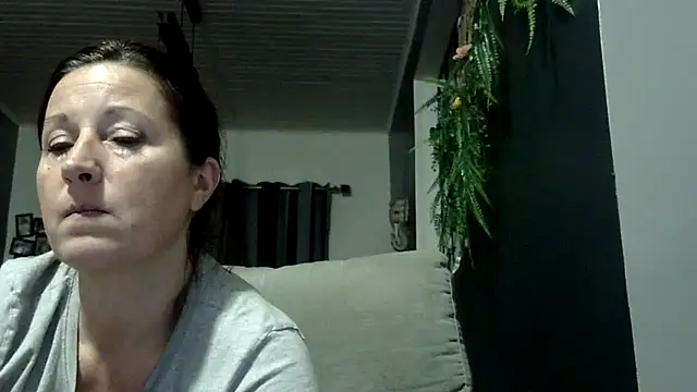 feline27 online show from November 2025 10:01:01 PM