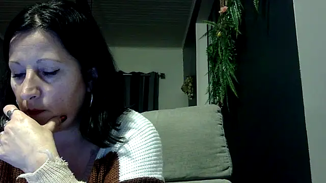 feline27 online show from January 2026 05:49:02 PM