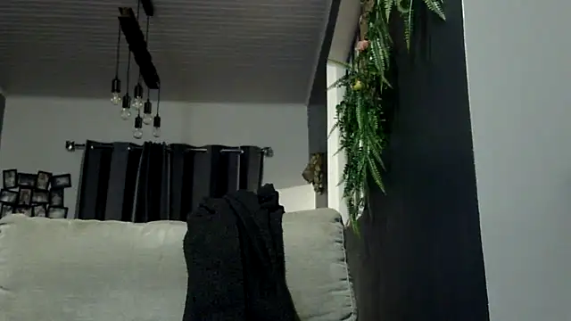 feline27 online show from March 2026 06:44:02 PM