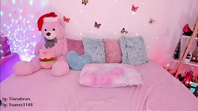 Snapshot of Zara_uwu_ chatting on December 2024 04:46:02 PM Zara uwu online show from December 2024 04:46:02 PM