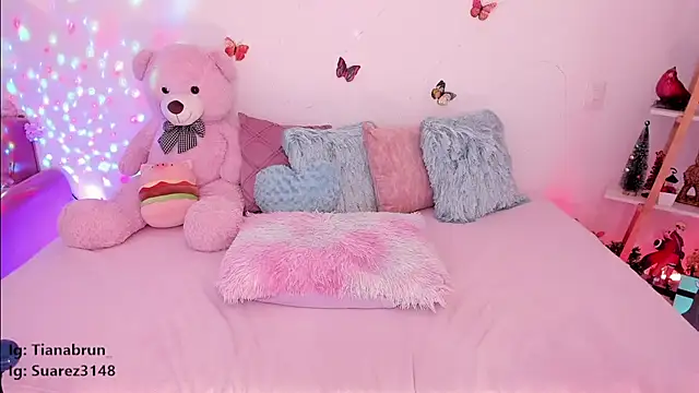 Snapshot of Zara_uwu_ chatting on February 2025 03:08:01 PM Zara uwu online show from February 2025 03:08:01 PM