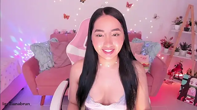 Snapshot of Zara_uwu_ chatting on October 2025 11:21:02 AM Zara uwu online show from October 2025 11:21:02 AM