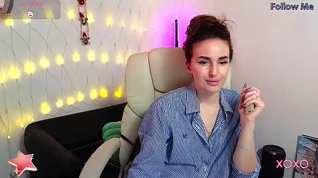 xx adrihanna xx online show from January 2025 04:17:02 PM