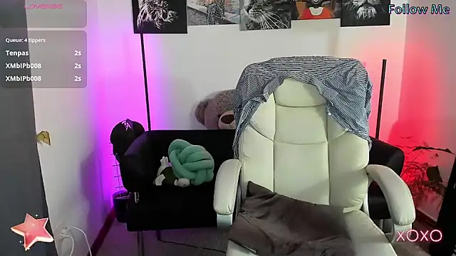 xx adrihanna xx online show from February 2025 04:42:02 PM