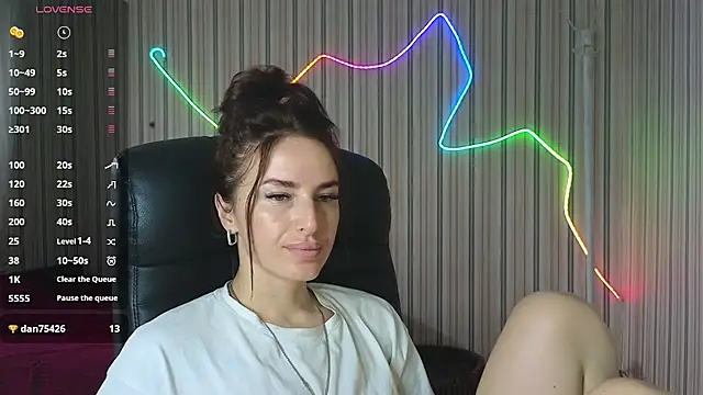 xx adrihanna xx online show from July 2026 06:20:02 AM