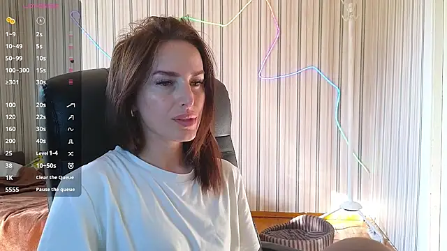 xx adrihanna xx online show from July 2026 03:47:01 PM