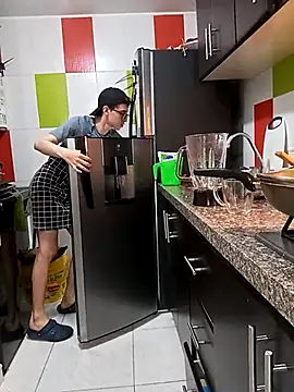 Snapshot of Norehg chatting on March 2025 06:32:01 AM Norehg online show from March 2025 06:32:01 AM