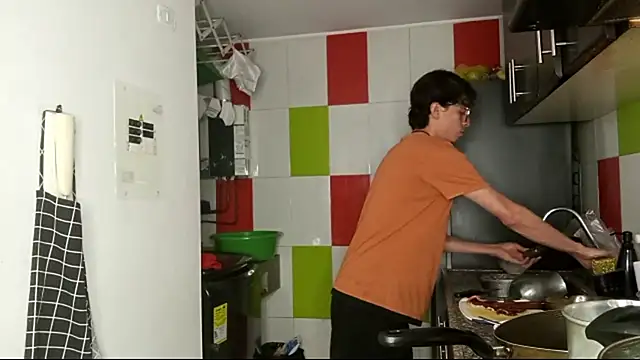 Snapshot of Norehg chatting on October 2025 08:34:01 AM Norehg online show from October 2025 08:34:01 AM