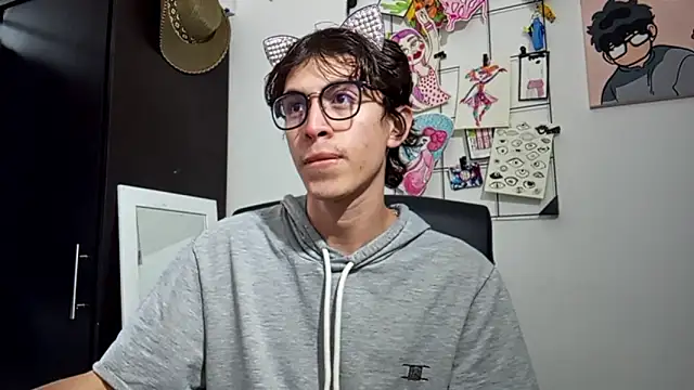 Snapshot of Norehg chatting on October 2025 08:42:02 PM Norehg online show from October 2025 08:42:02 PM