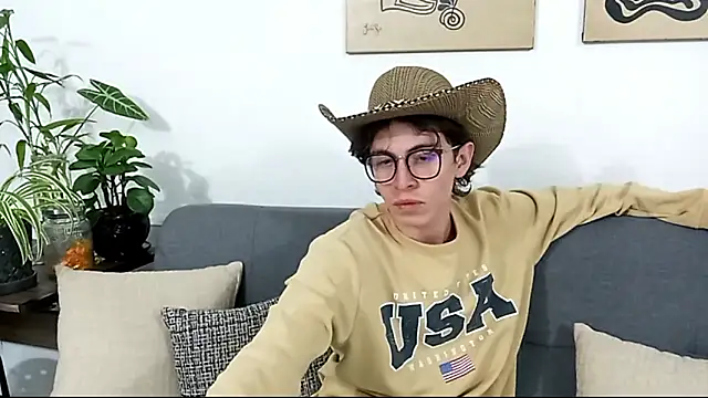 Snapshot of Norehg chatting on October 2025 10:04:01 AM Norehg online show from October 2025 10:04:01 AM