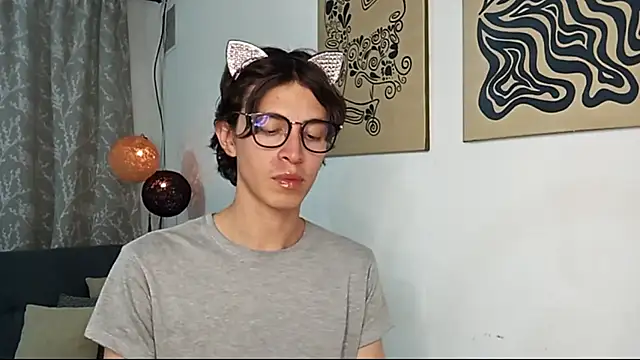 Snapshot of Norehg chatting on October 2025 12:22:02 AM Norehg online show from October 2025 12:22:02 AM