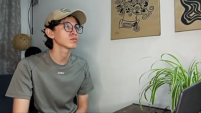 Snapshot of Norehg chatting on October 2025 11:59:01 PM Norehg online show from October 2025 11:59:01 PM