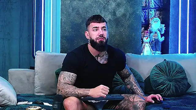 Snapshot of masterkingofmusclee chatting on December 2024 08:48:02 AM masterkingofmusclee online show from December 2024 08:48:02 AM