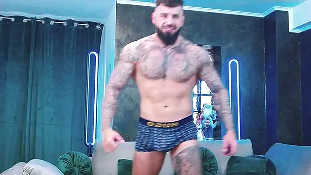 Snapshot of masterkingofmusclee chatting on December 2024 10:06:02 AM masterkingofmusclee online show from December 2024 10:06:02 AM