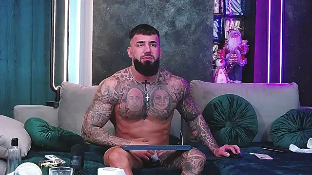 Snapshot of masterkingofmusclee chatting on December 2024 12:27:01 PM masterkingofmusclee online show from December 2024 12:27:01 PM