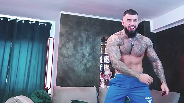 Snapshot of masterkingofmusclee chatting on December 2024 08:54:02 AM masterkingofmusclee online show from December 2024 08:54:02 AM