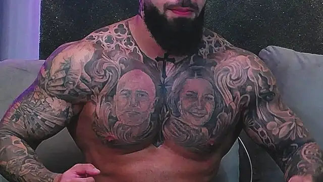 Snapshot of masterkingofmusclee chatting on January 2025 06:20:02 PM masterkingofmusclee online show from January 2025 06:20:02 PM