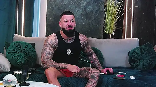 Snapshot of masterkingofmusclee chatting on January 2025 06:41:02 AM masterkingofmusclee online show from January 2025 06:41:02 AM