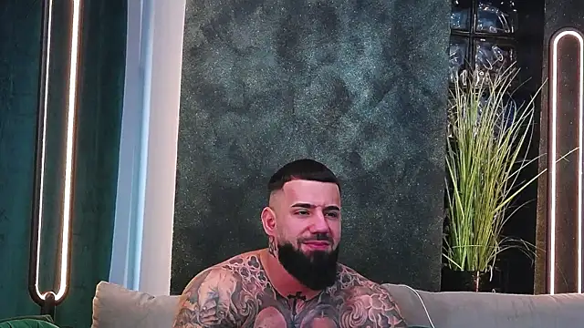 Snapshot of masterkingofmusclee chatting on February 2025 10:25:02 AM masterkingofmusclee online show from February 2025 10:25:02 AM