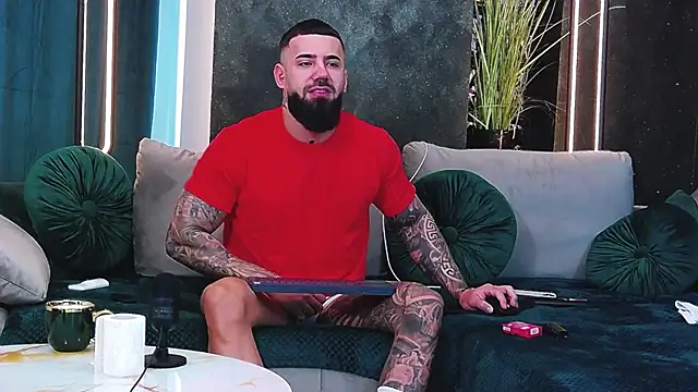 Snapshot of masterkingofmusclee chatting on February 2025 06:57:01 AM masterkingofmusclee online show from February 2025 06:57:01 AM