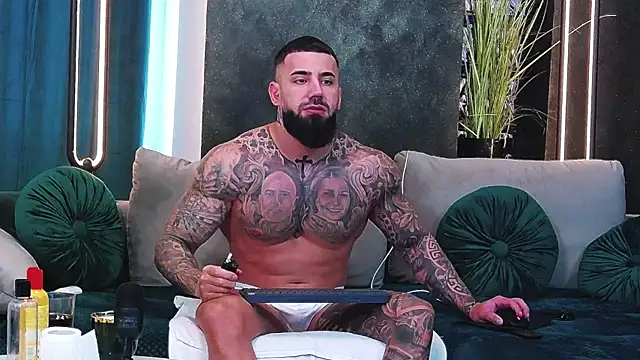 Snapshot of masterkingofmusclee chatting on February 2025 01:16:02 PM masterkingofmusclee online show from February 2025 01:16:02 PM