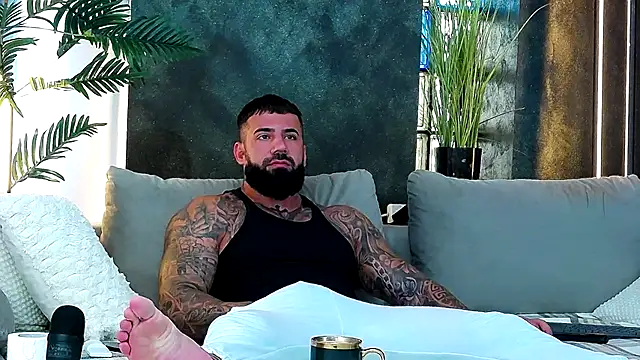 Snapshot of masterkingofmusclee chatting on September 2025 09:09:02 AM masterkingofmusclee online show from September 2025 09:09:02 AM