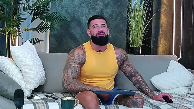 Snapshot of masterkingofmusclee chatting on September 2025 07:21:02 AM masterkingofmusclee online show from September 2025 07:21:02 AM