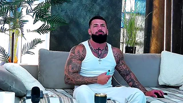 Snapshot of masterkingofmusclee chatting on September 2025 08:49:02 AM masterkingofmusclee online show from September 2025 08:49:02 AM