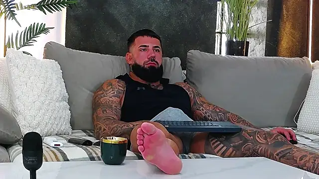 Snapshot of masterkingofmusclee chatting on September 2025 09:00:02 AM masterkingofmusclee online show from September 2025 09:00:02 AM