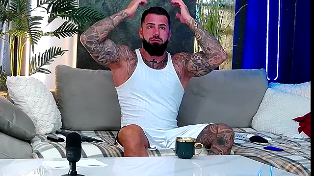 Snapshot of masterkingofmusclee chatting on October 2025 06:41:02 AM masterkingofmusclee online show from October 2025 06:41:02 AM