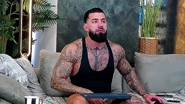 Snapshot of masterkingofmusclee chatting on November 2025 08:15:01 AM masterkingofmusclee online show from November 2025 08:15:01 AM