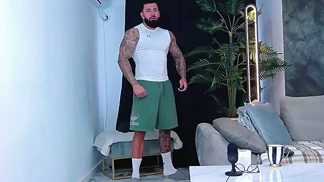 Snapshot of masterkingofmusclee chatting on November 2025 08:04:01 AM masterkingofmusclee online show from November 2025 08:04:01 AM