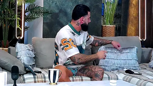 Snapshot of masterkingofmusclee chatting on November 2025 07:31:01 AM masterkingofmusclee online show from November 2025 07:31:01 AM