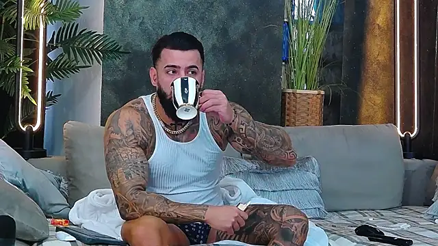 Snapshot of masterkingofmusclee chatting on November 2025 09:08:02 AM masterkingofmusclee online show from November 2025 09:08:02 AM