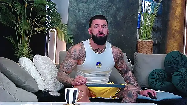 Snapshot of masterkingofmusclee chatting on December 2025 07:39:01 AM masterkingofmusclee online show from December 2025 07:39:01 AM