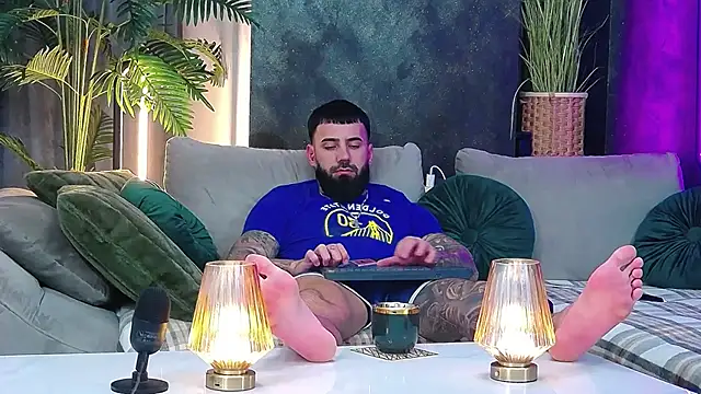 Snapshot of masterkingofmusclee chatting on February 2026 09:54:01 PM masterkingofmusclee online show from February 2026 09:54:01 PM