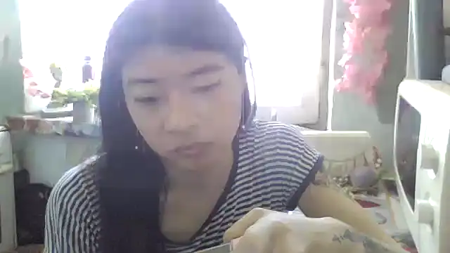 Snapshot of CarlyJoy chatting on June 2026 10:40:01 AM CarlyJoy online show from June 2026 10:40:01 AM