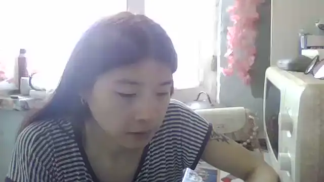 Snapshot of CarlyJoy chatting on June 2026 11:09:02 AM CarlyJoy online show from June 2026 11:09:02 AM