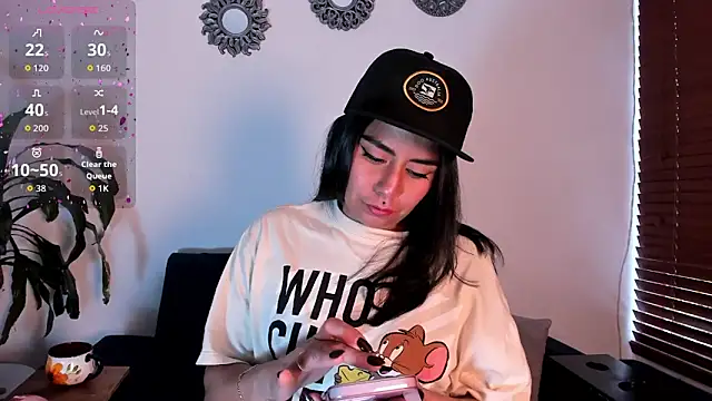 Snapshot of im_amber chatting on February 2026 12:33:02 PM im amber online show from February 2026 12:33:02 PM