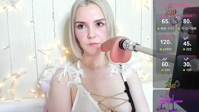 Kaya Devis online show from November 2025 04:44:02 AM