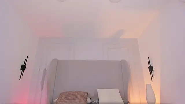 chloe d online show from December 2025 01:07:01 PM