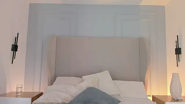 chloe d online show from April 2026 10:27:01 PM