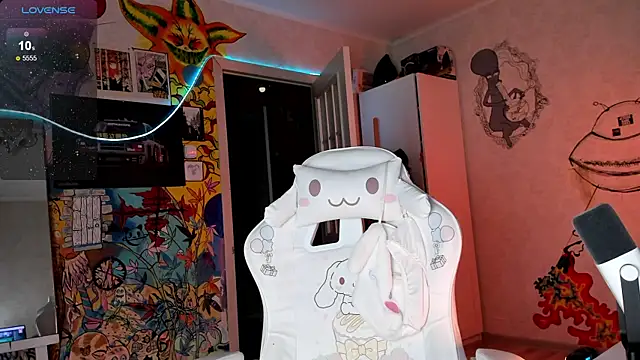 Sunny Mouse  online show from January 2025 09:19:02 PM