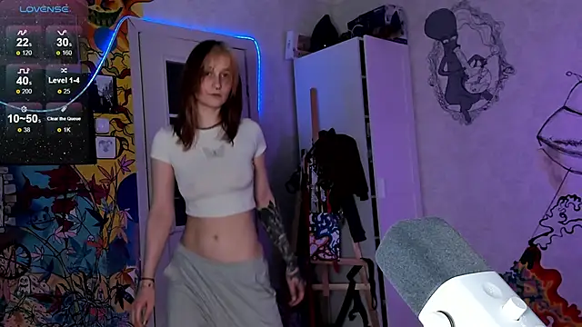 Sunny Mouse  online show from February 2025 06:30:01 PM