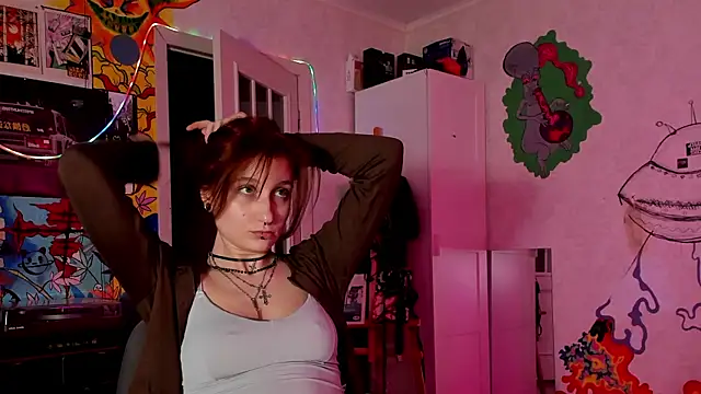 Sunny Mouse  online show from May 2026 06:45:01 PM