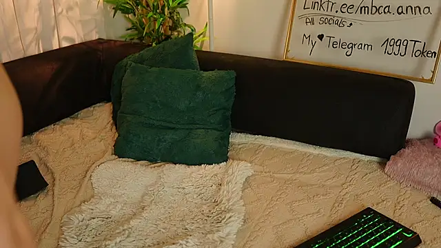 Snapshot of mbcaanna chatting on January 2025 08:19:02 PM mbcaanna online show from January 2025 08:19:02 PM