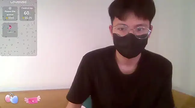 Snapshot of Gwencloudy chatting on January 2025 02:03:02 AM Gwencloudy online show from January 2025 02:03:02 AM