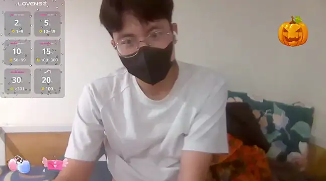 Snapshot of Gwencloudy chatting on March 2025 01:51:01 PM Gwencloudy online show from March 2025 01:51:01 PM